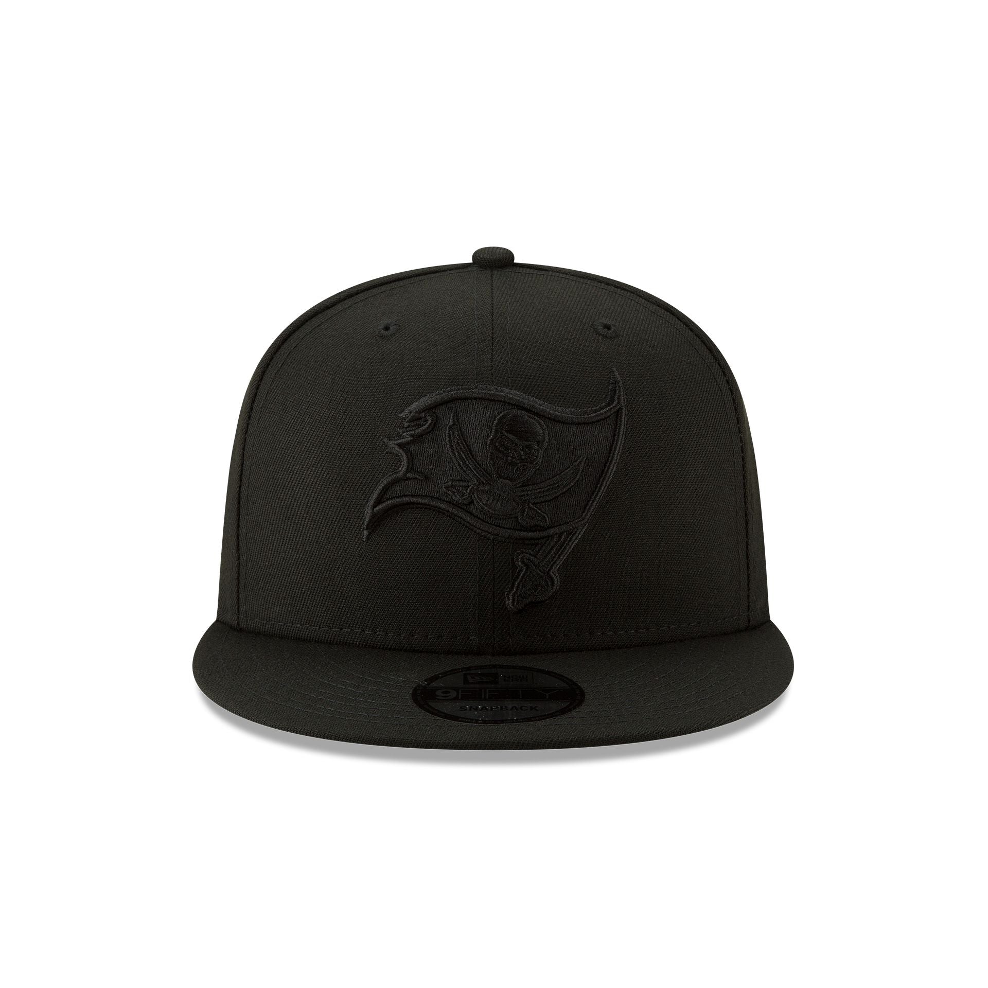 Alternative view of Tampa Bay Buccaneers Basic Black On Black 9Fifty Snapback