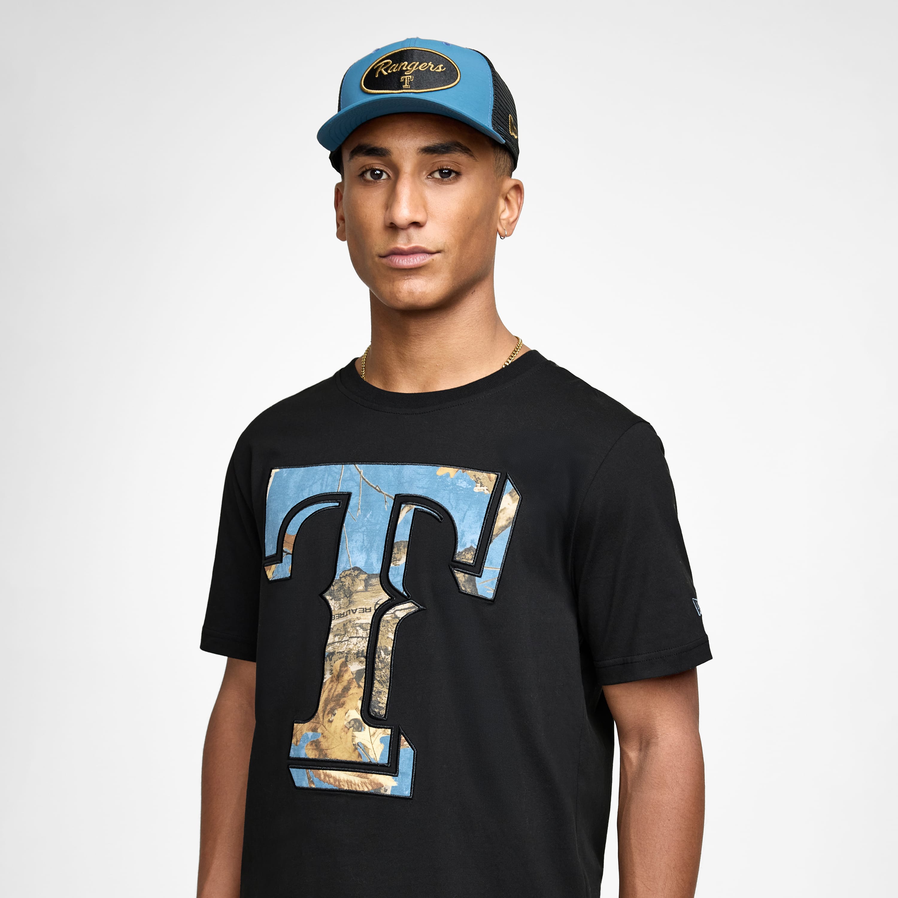 Alternative view of Atlanta Braves Black Realtree T-Shirt