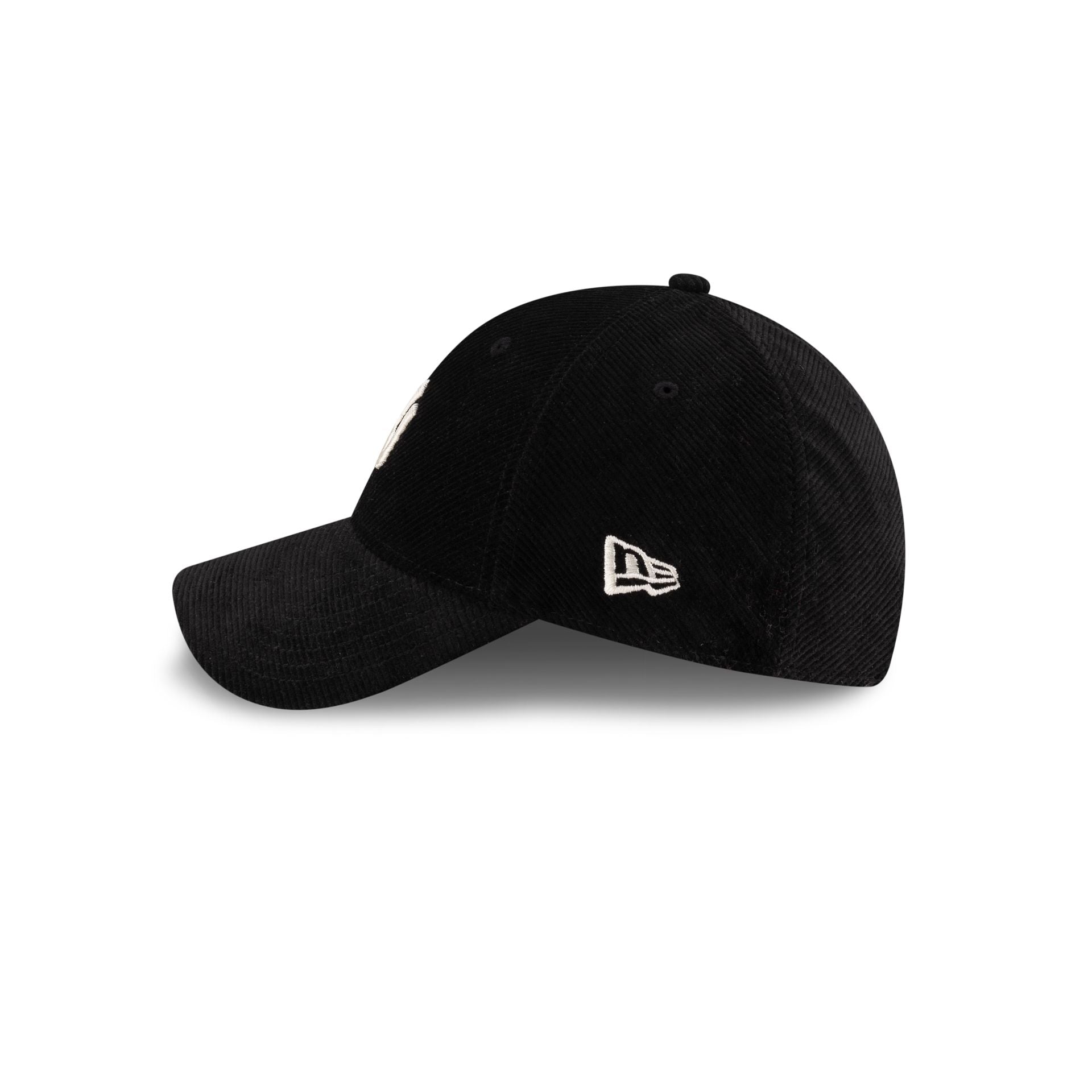 New York Yankees Velvet Cord 9Forty Snapback Hat - Image 4