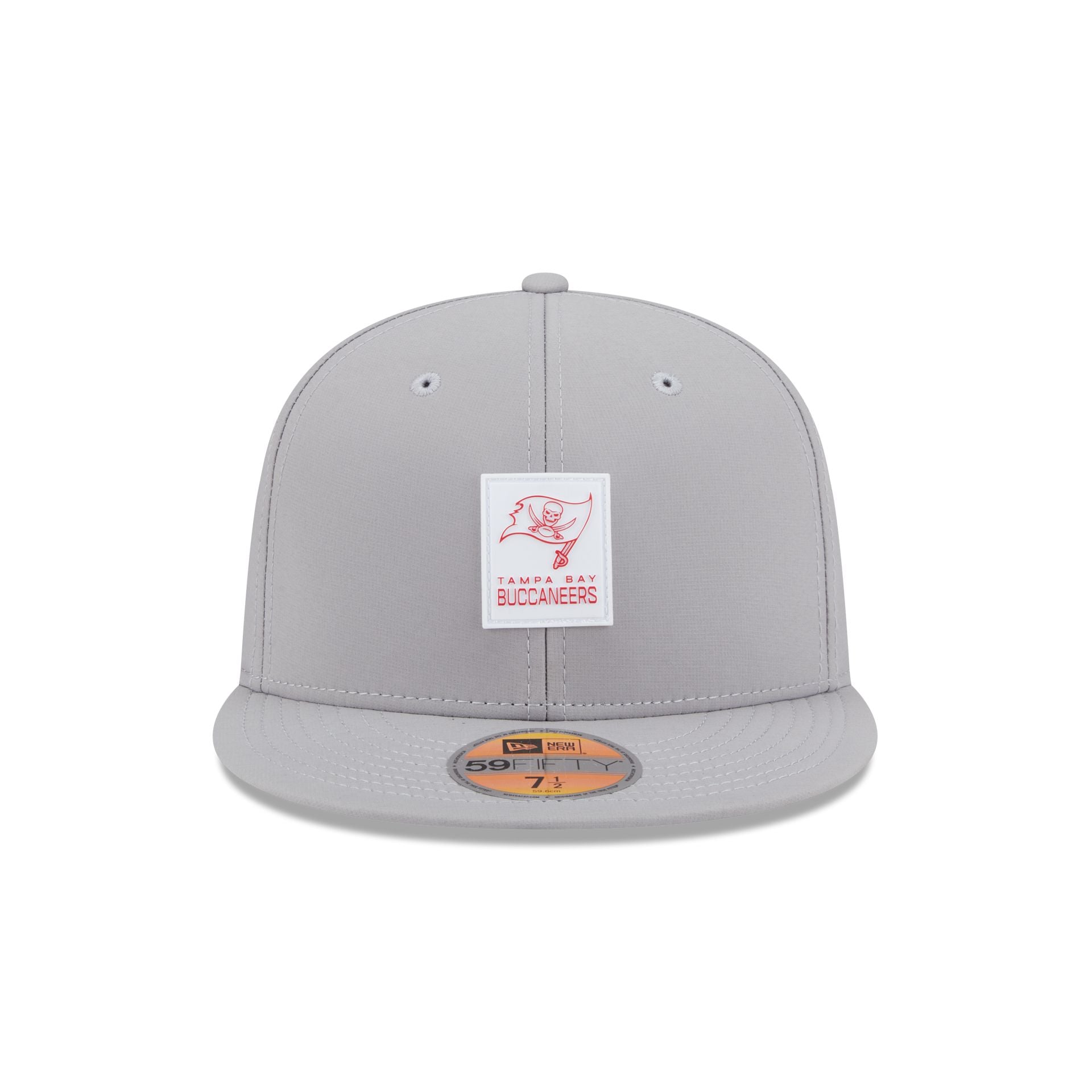 Alternative view of Tampa Bay Buccaneers 2025 Sideline Hot Weather Gray 59Fifty Fitted Hat