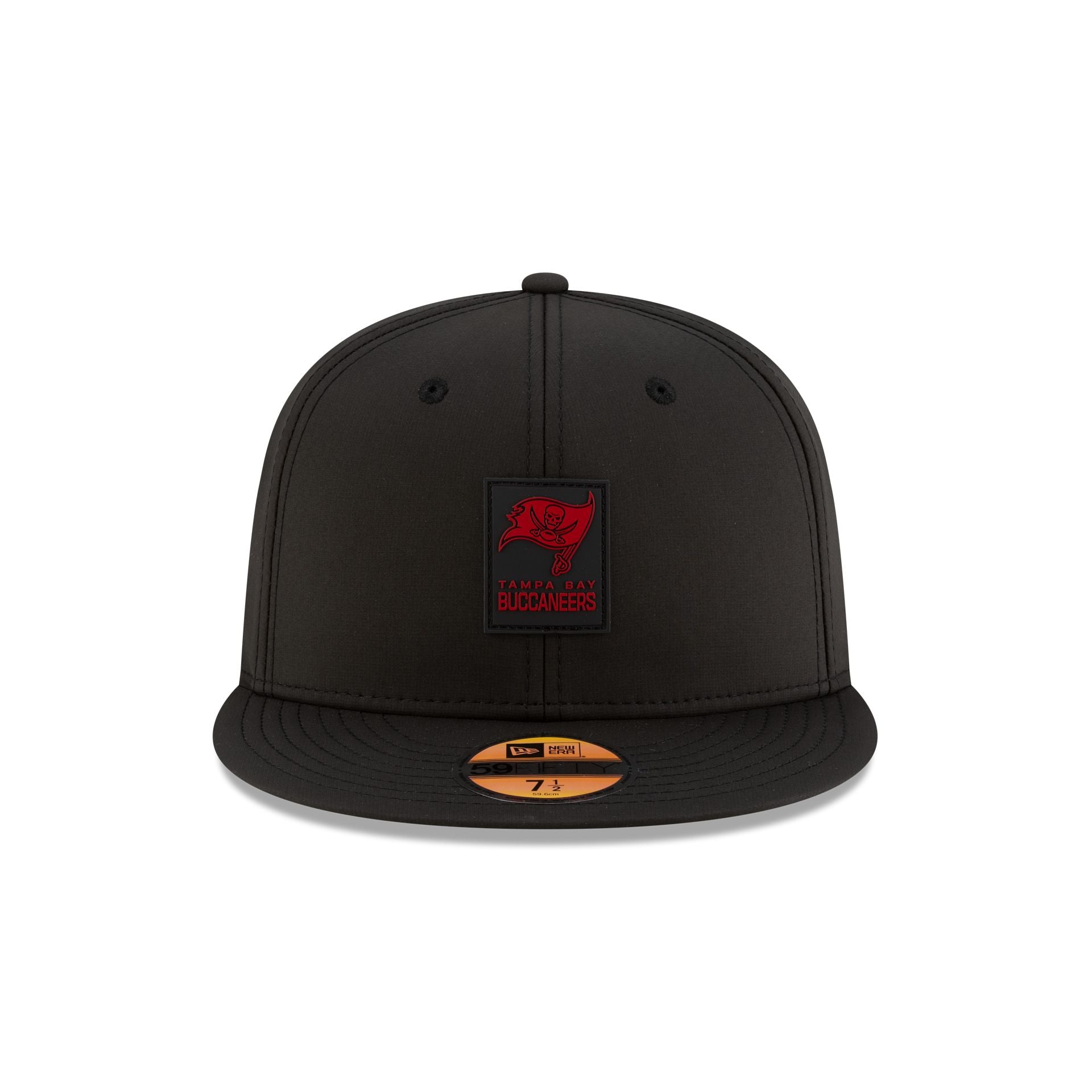 Alternative view of Tampa Bay Buccaneers 2025 Sideline Hot Weather Black 59Fifty Fitted Hat
