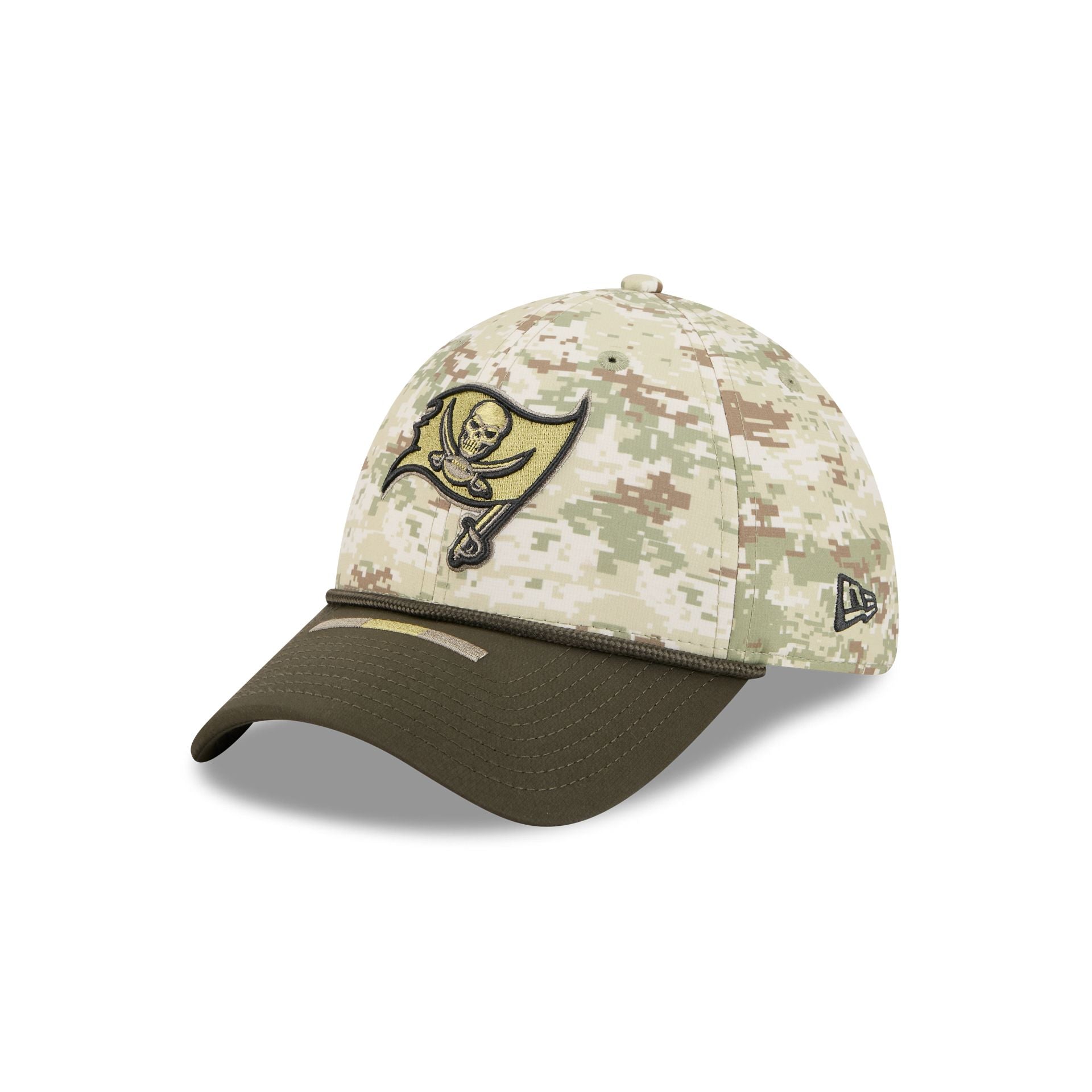 Alternative view of Tampa Bay Buccaneers 2025 Salute To Service Digi Camo 39Thirty Stretch Fit Hat