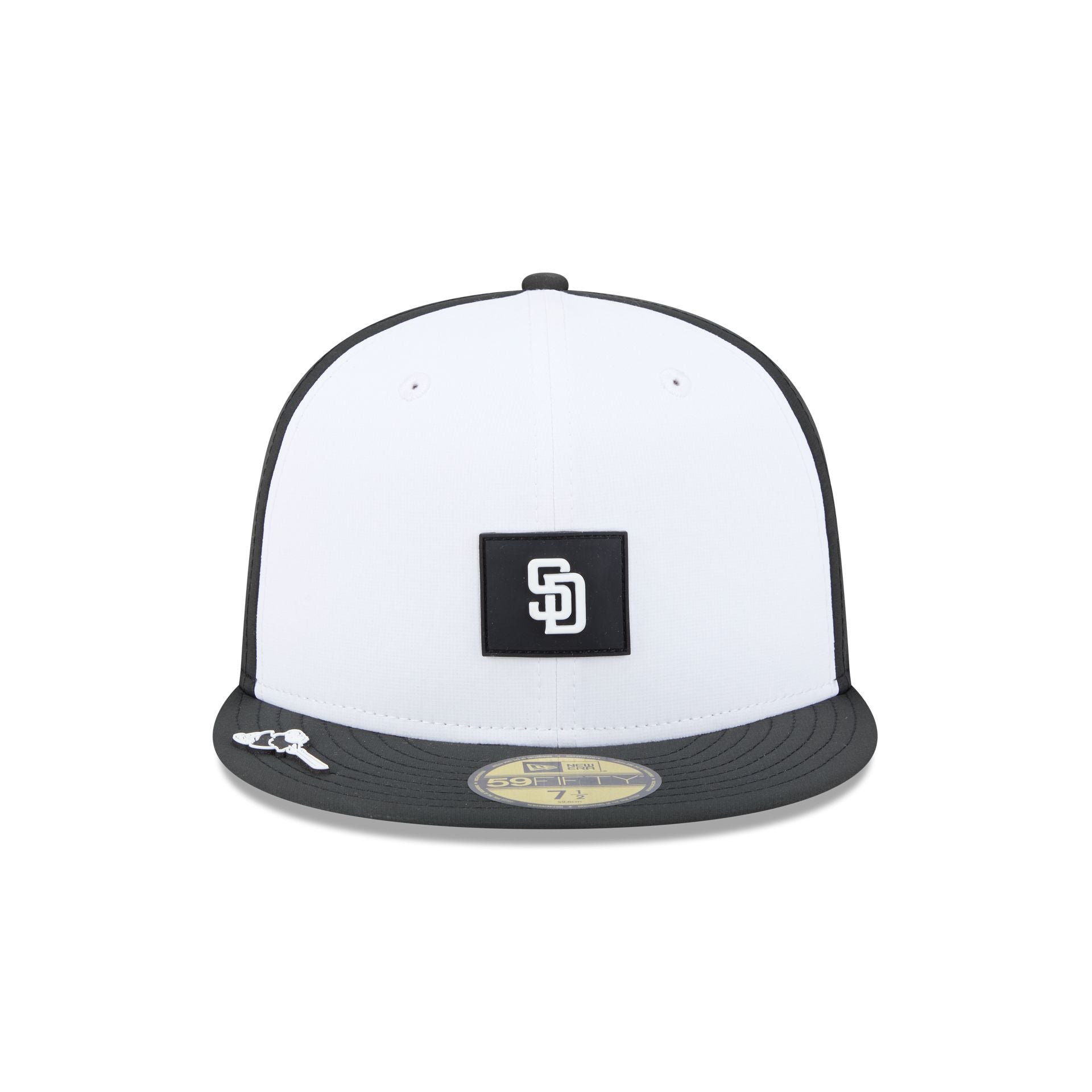Alternative view of San Diego Padres 2026 Clubhouse Black & White 59Fifty Fitted Hat