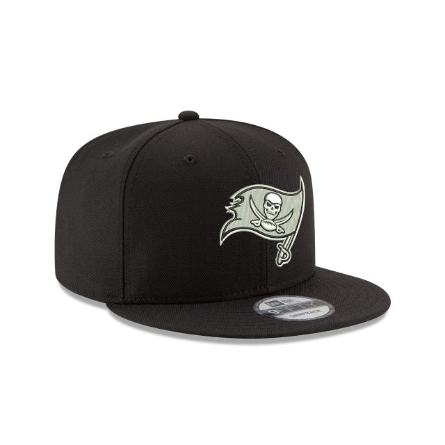 Tampa Bay Buccaneers Black And White 9Fifty Snapback Hat - Image 3