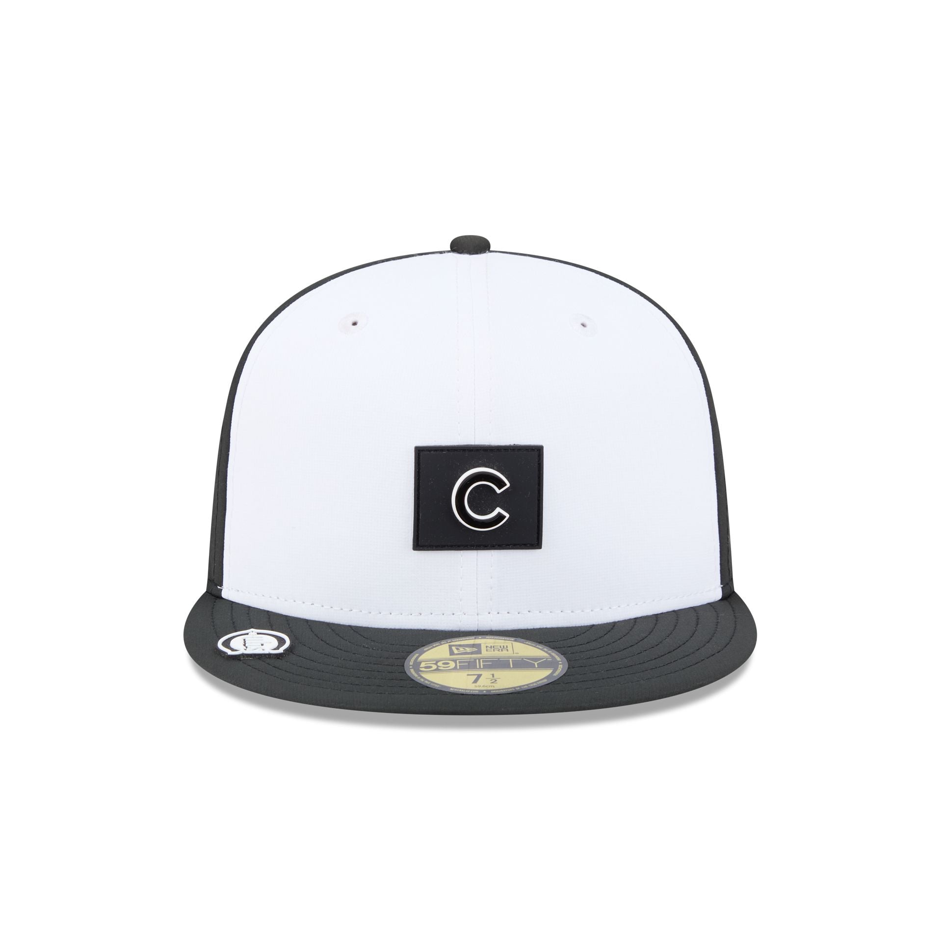 Alternative view of Chicago Cubs 2026 Clubhouse Black & White 59Fifty Fitted Hat